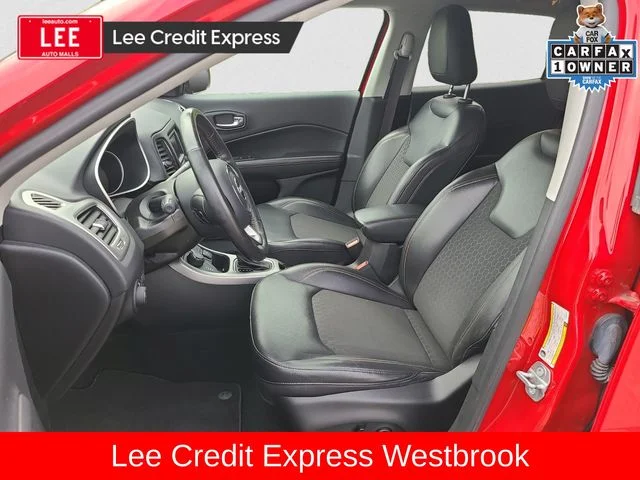 Used 2018 Redline Pearlcoat Jeep Latitude image 9