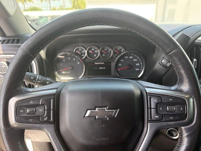 Used 2022 White Chevrolet LT image 22