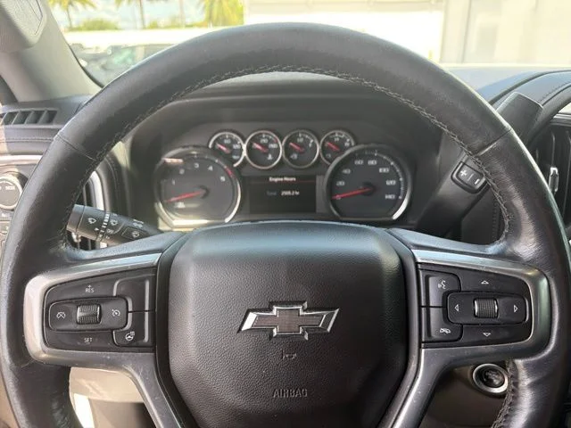 Used 2022 White Chevrolet LT image 22
