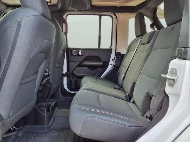 Used 2024 White Jeep Sahara image 13