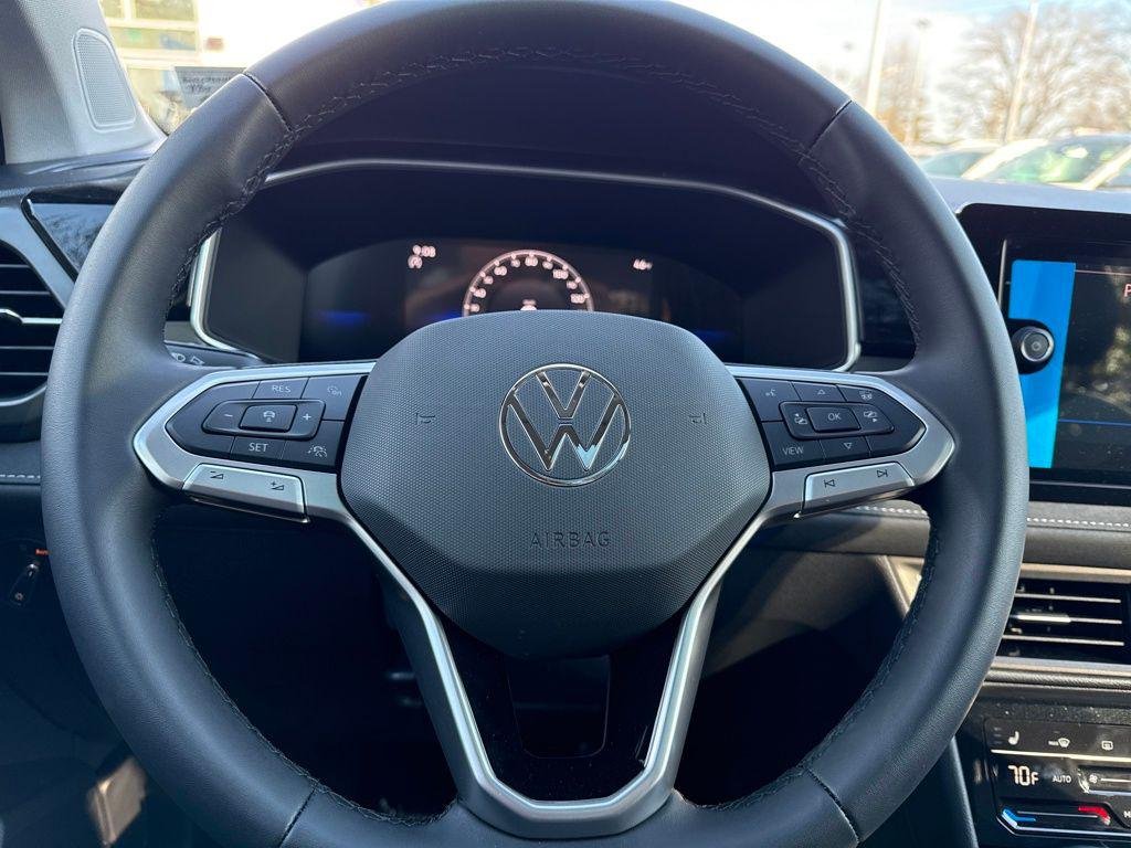 2026 Volkswagen Taos SE Black - Photo 15