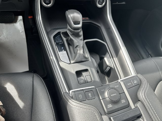 Certified Used 2024 Wind Chill Pearl Toyota XLE image 29
