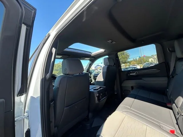 2025 Chevrolet Silverado 1500 ZR2 - Photo 35