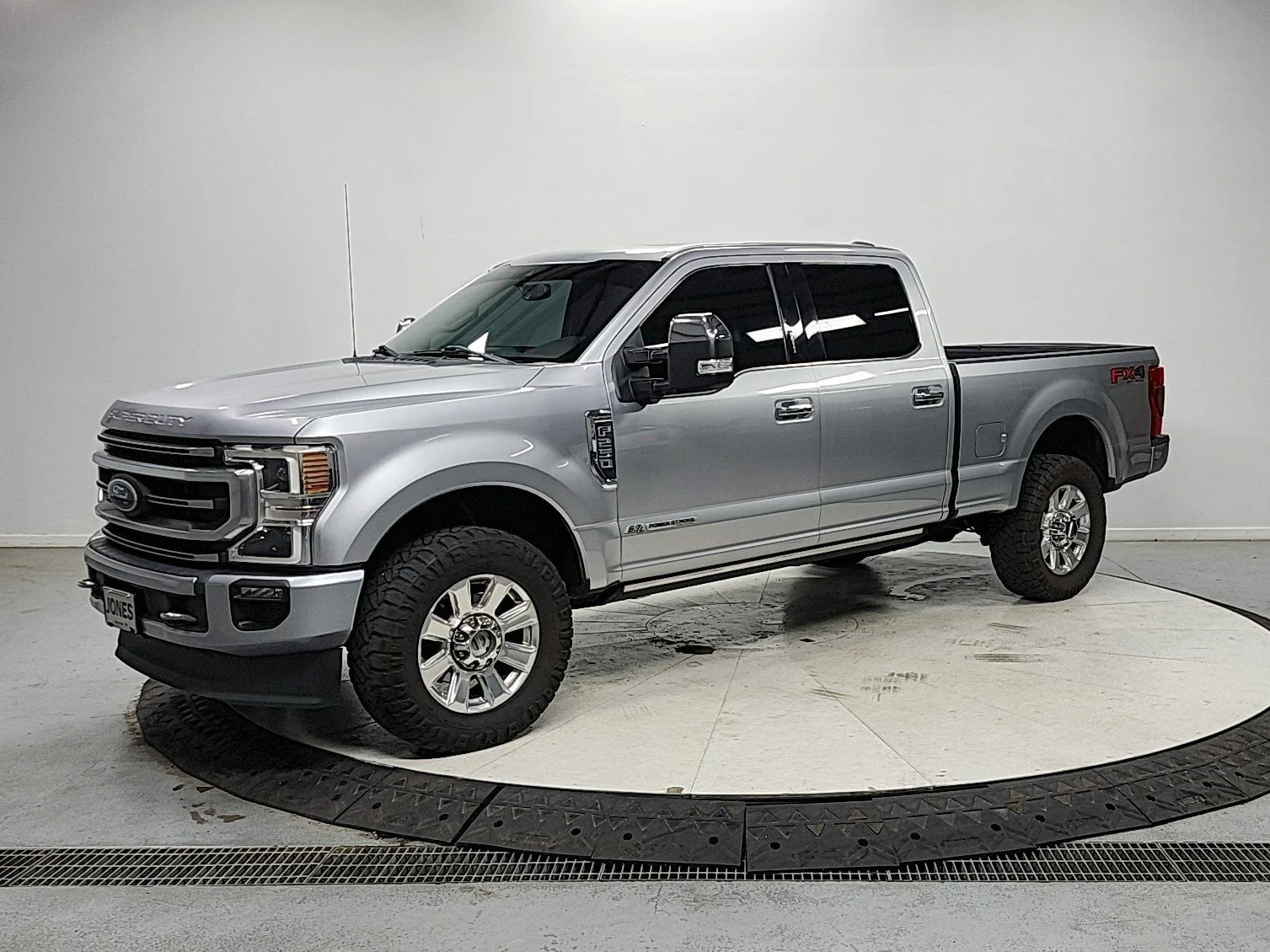 Used 2021 Silver Ford Platinum image 3