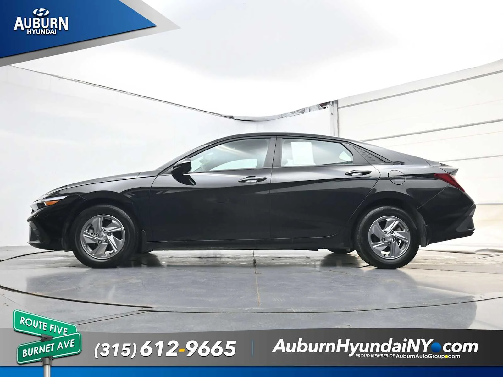 Used 2024 Abyss Black Hyundai SE image 26