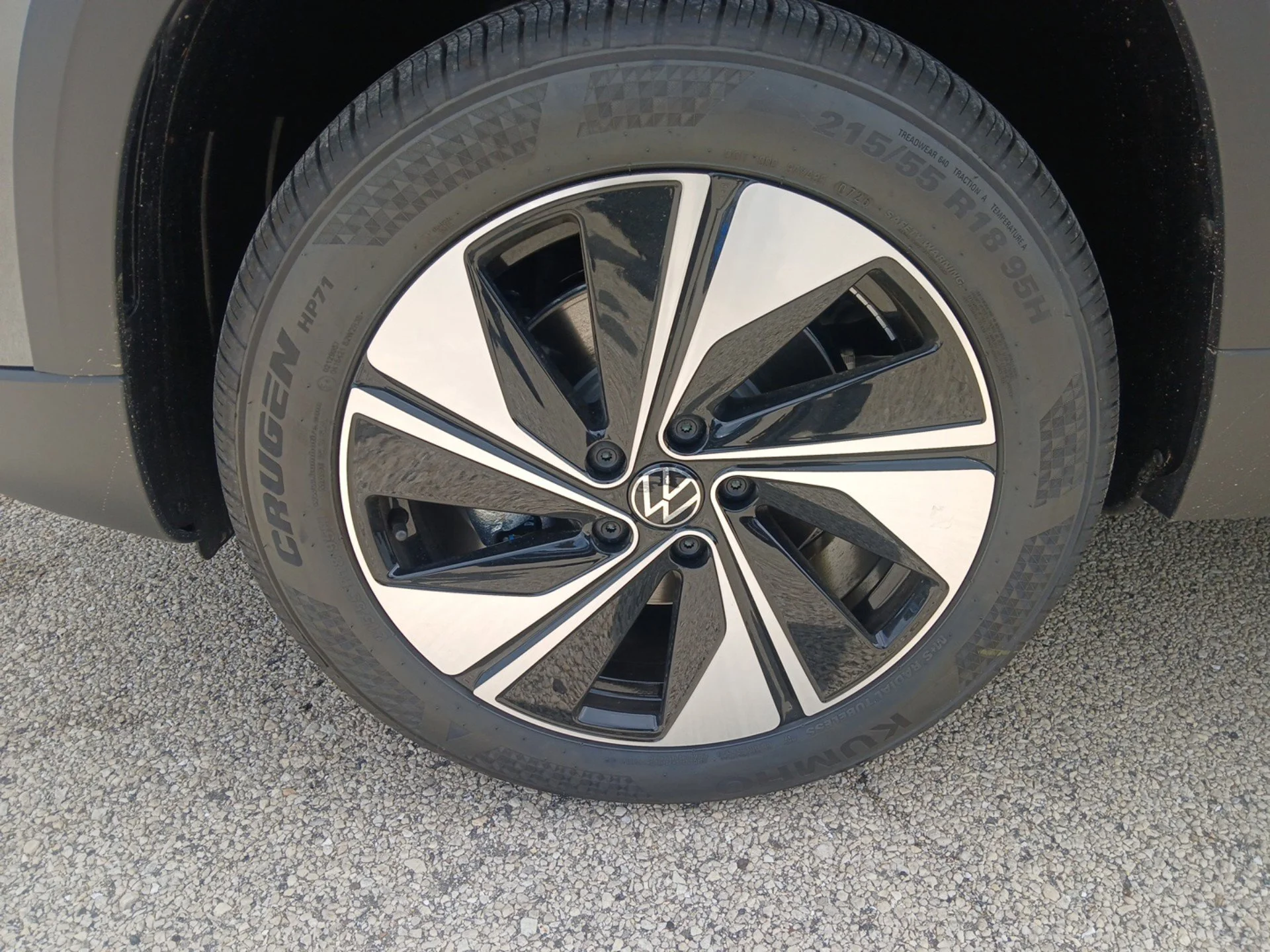 New 2026 Platinum Gray Metallic Volkswagen 1.5T SE image 26