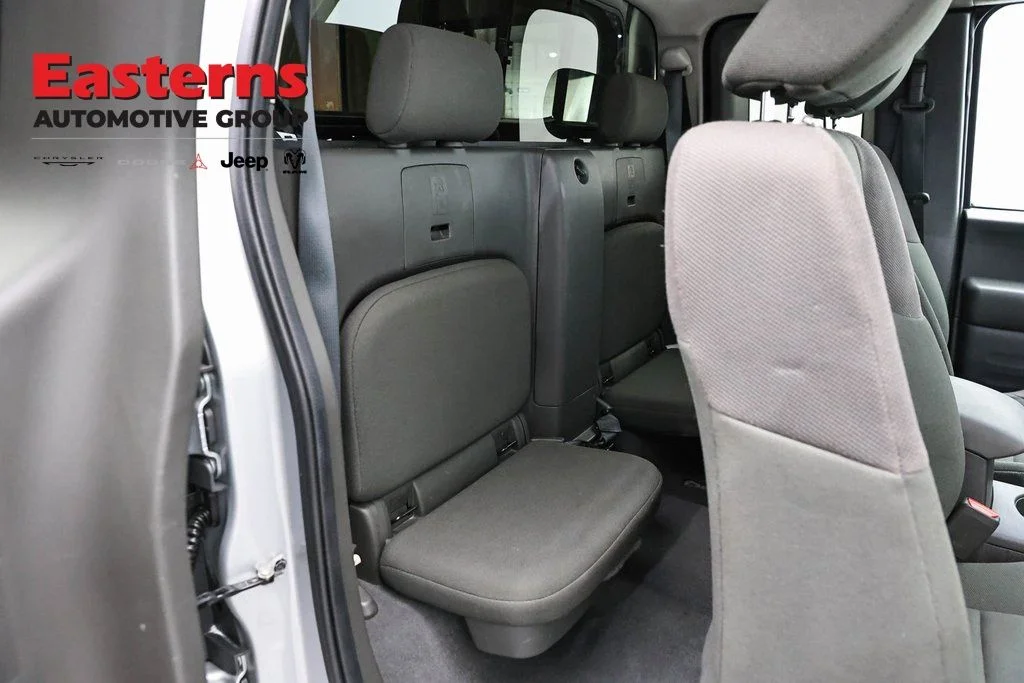 Used 2019 Silver Nissan S image 26