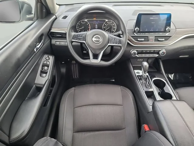 Used 2024 Red Nissan 2.5 SV image 17