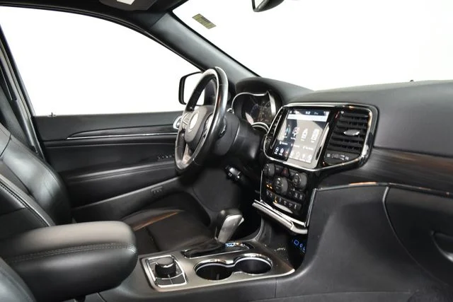Used 2020 Gray Jeep Limited image 14