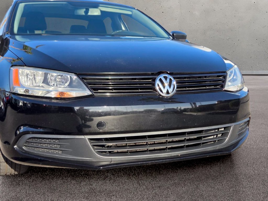Used 2013 Black Volkswagen 2.0L S image 8
