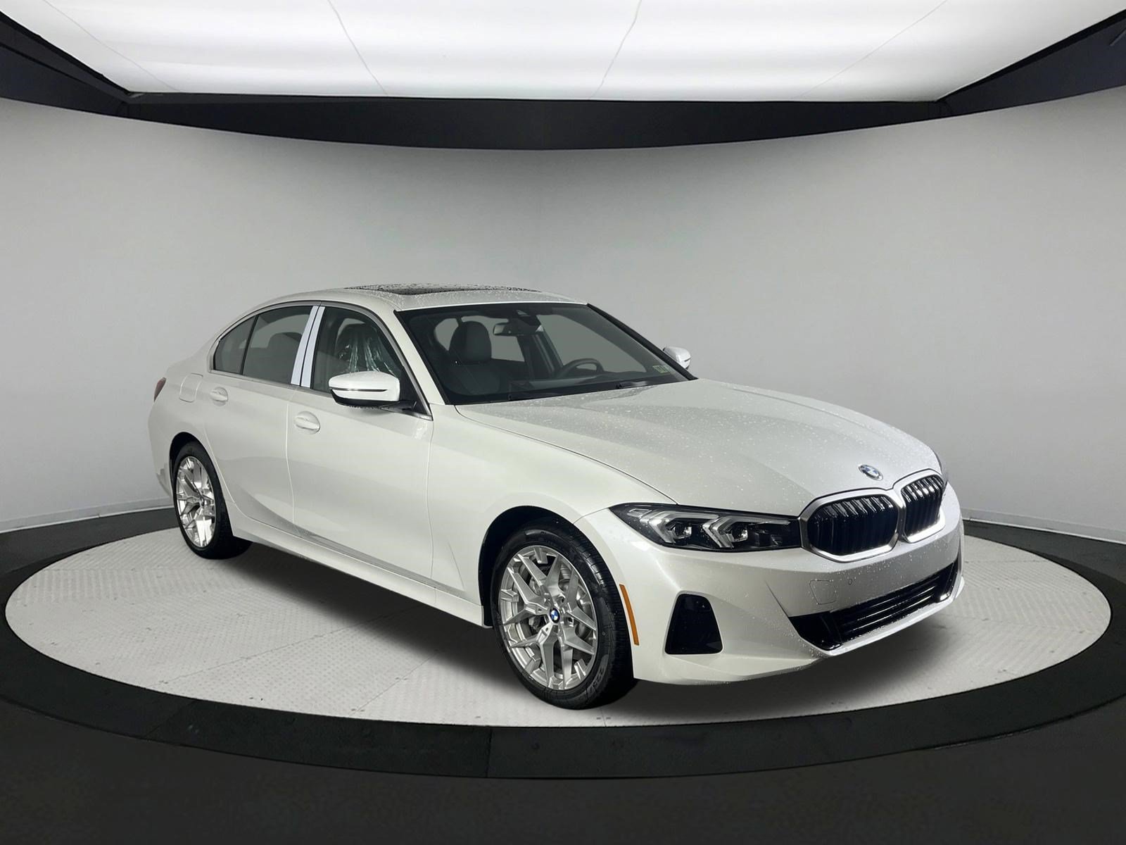 2025 BMW 3 Series 330i - Photo 3