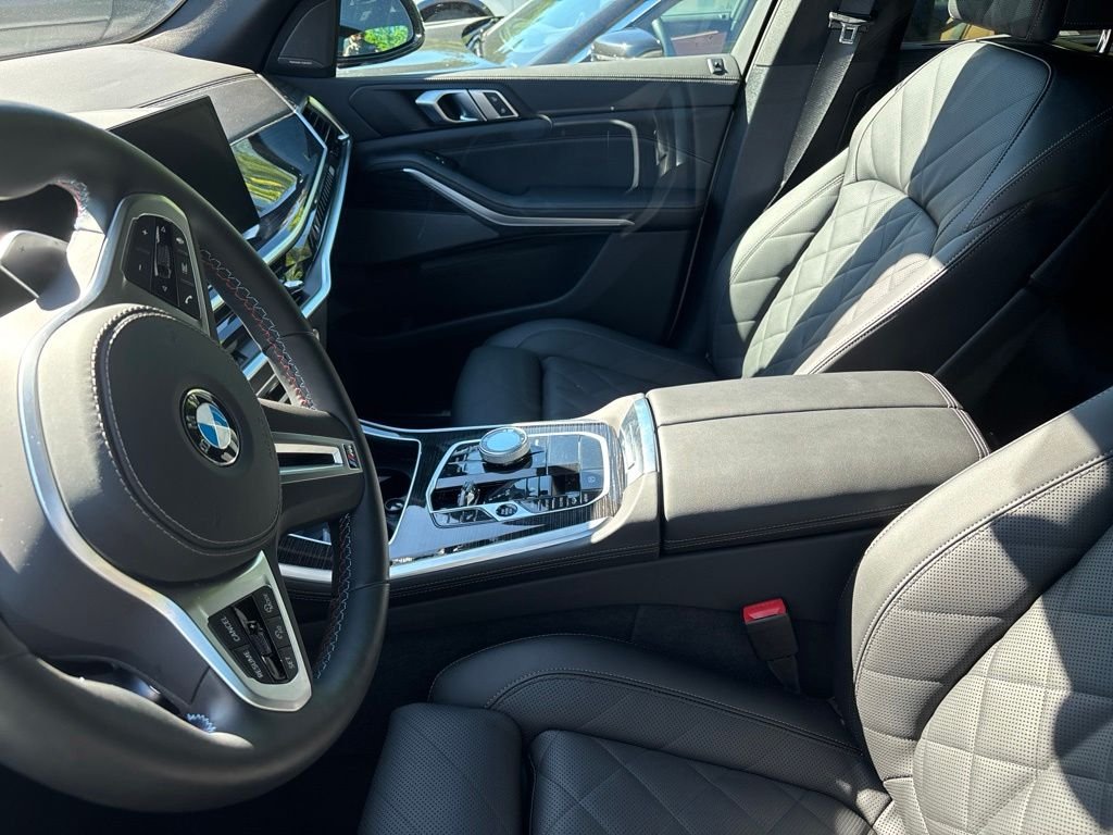 Used 2026 Mineral White Metallic BMW M60i image 8