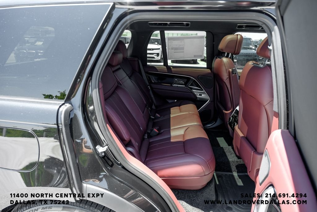 New 2026 Santorini Black Metallic Land Rover SE image 43