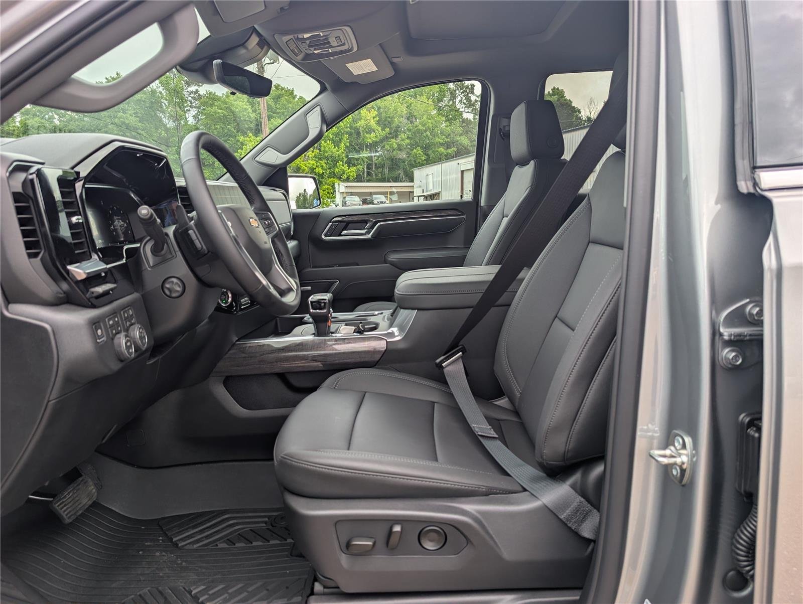 New 2026 Sterling Gray Metallic Chevrolet LTZ image 17
