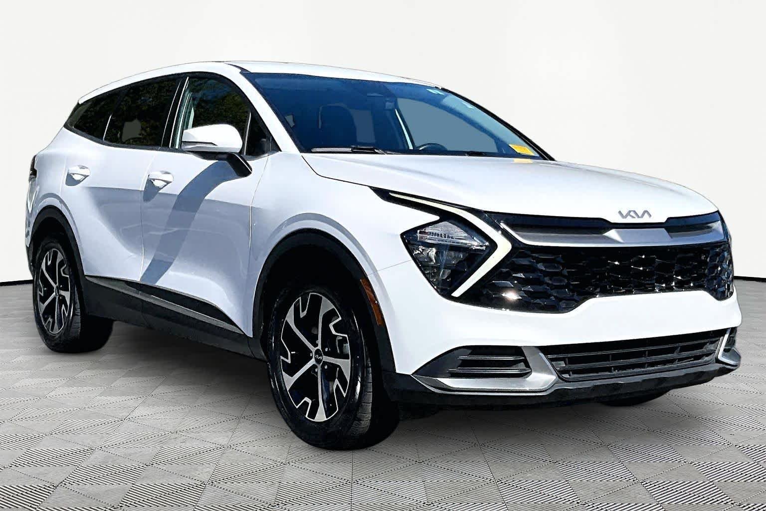Used 2023 Glacial White Pearl Kia EX image 3
