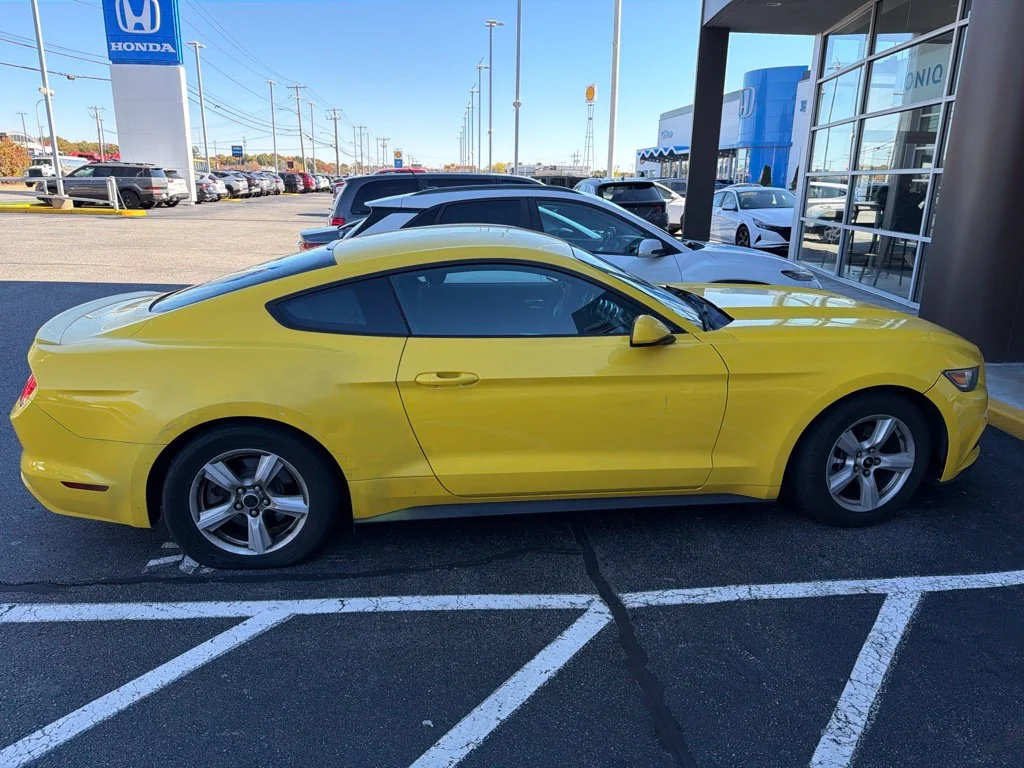 Used 2015 Yellow Ford EcoBoost Premium image 3
