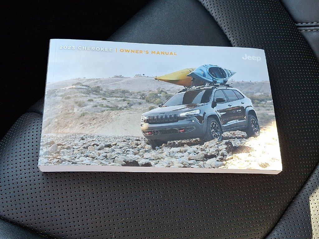 Used 2023 Gray Jeep Altitude image 26