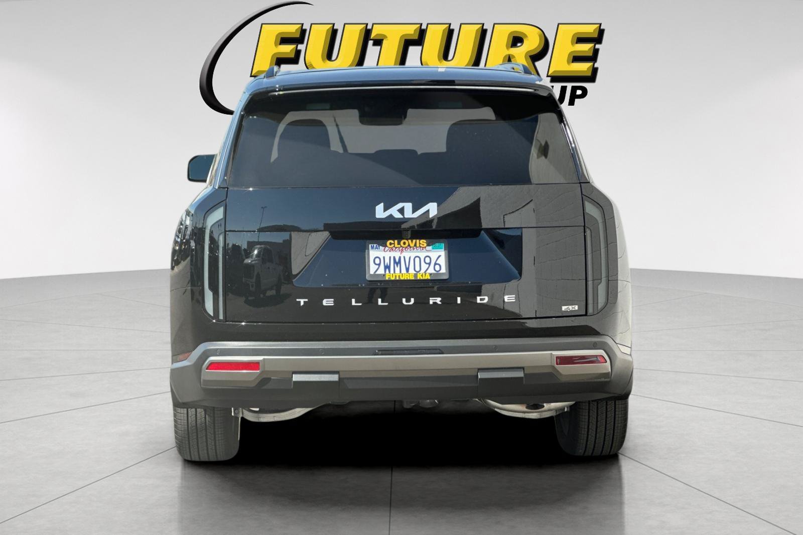 Used 2027 Black Kia S image 5