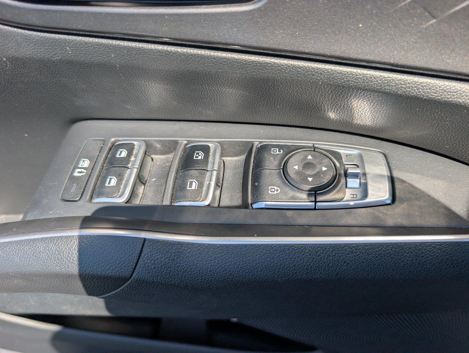 Used 2024 Everlasting Silver Kia S image 30