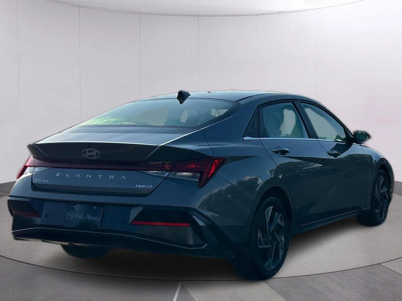 Used 2024 Fluid Metal Hyundai Limited image 7