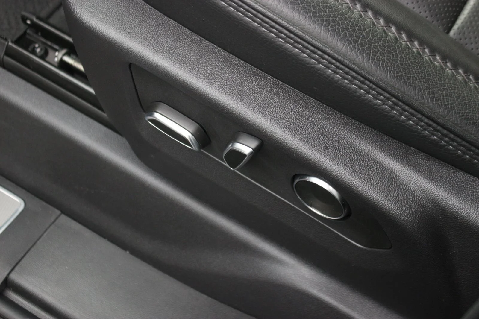 Used 2025 Downpour Metallic GMC Denali image 20