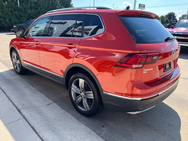 Used 2019 Red Volkswagen 2.0T SEL Premium image 5