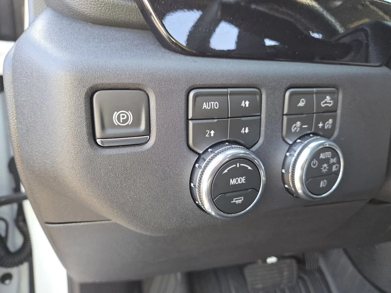 New 2026 Glacier White Tricoat GMC SLT image 6
