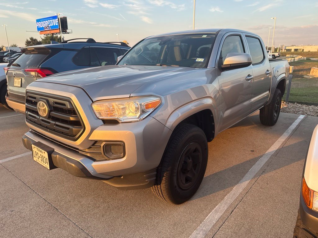 Used 2018 Silver Toyota SR image 5