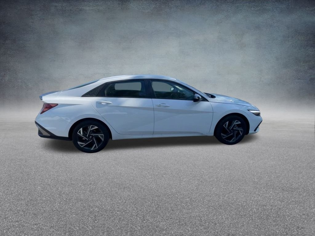 2025 Hyundai Elantra Blue - Photo 25