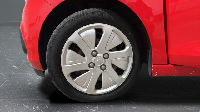 Used 2016 Salsa Red Chevrolet LS image 30