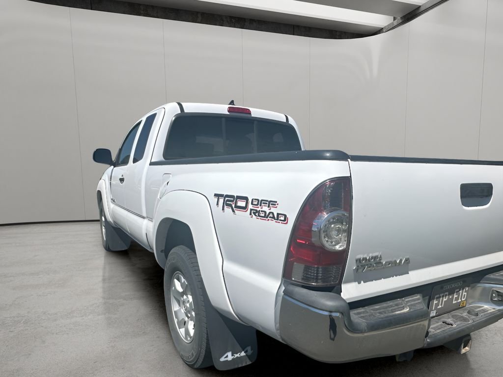 Used 2015 Super White Toyota Base V6 (A5) image 4