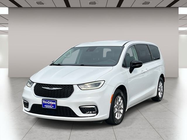 Used 2024 White Chrysler Touring L image 8