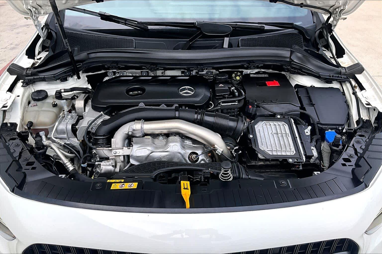 Used 2024 Polar White Mercedes-Benz GLA 250 image 27