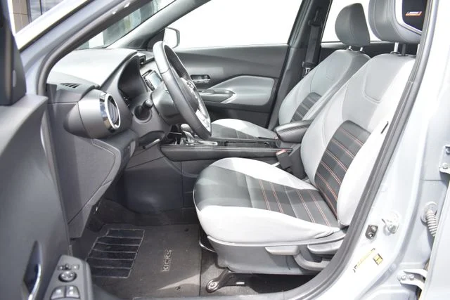 Used 2023 Gray Nissan SR image 11