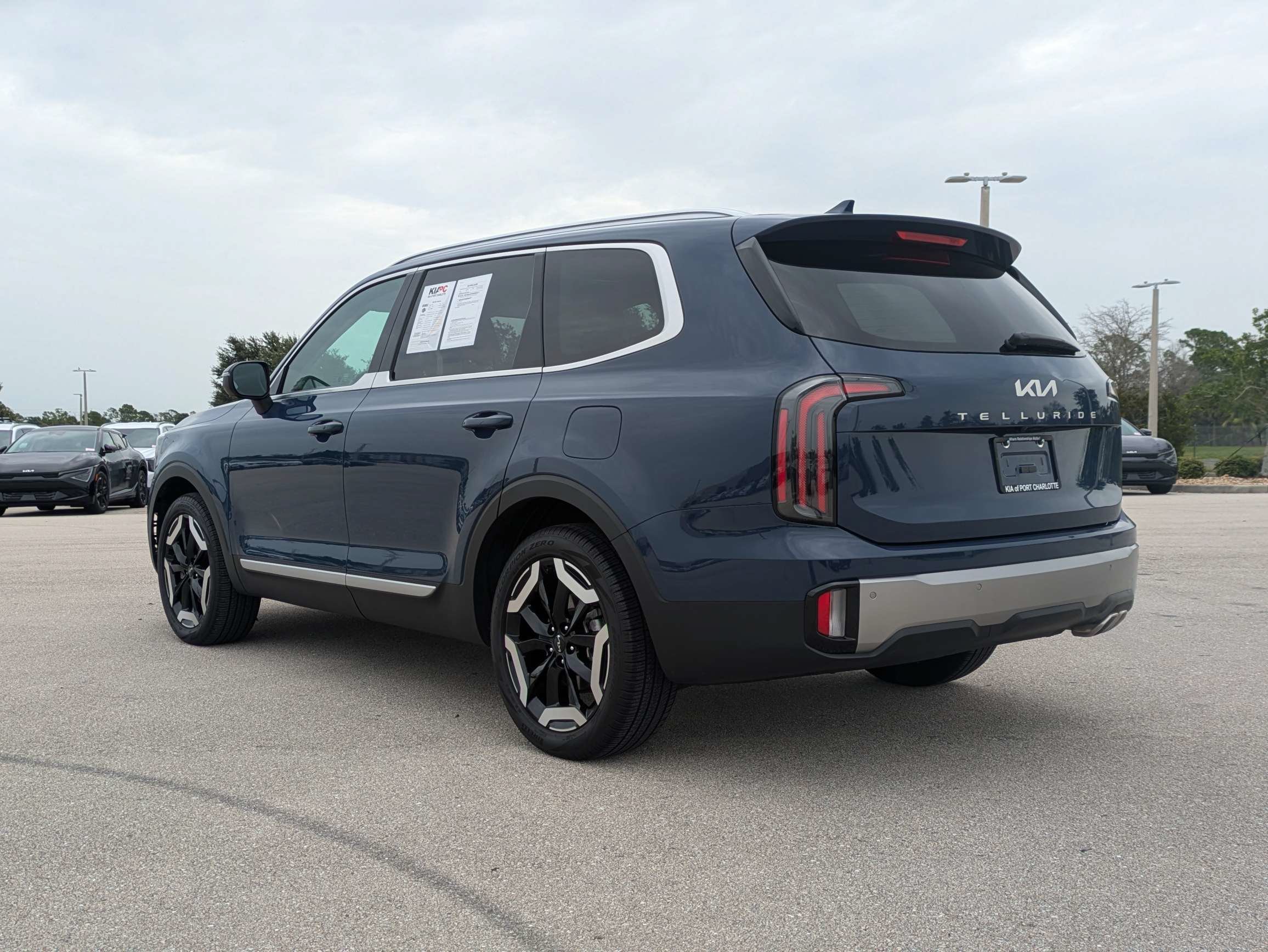 Certified Used 2025 Midnight Lake Blue Kia EX image 7