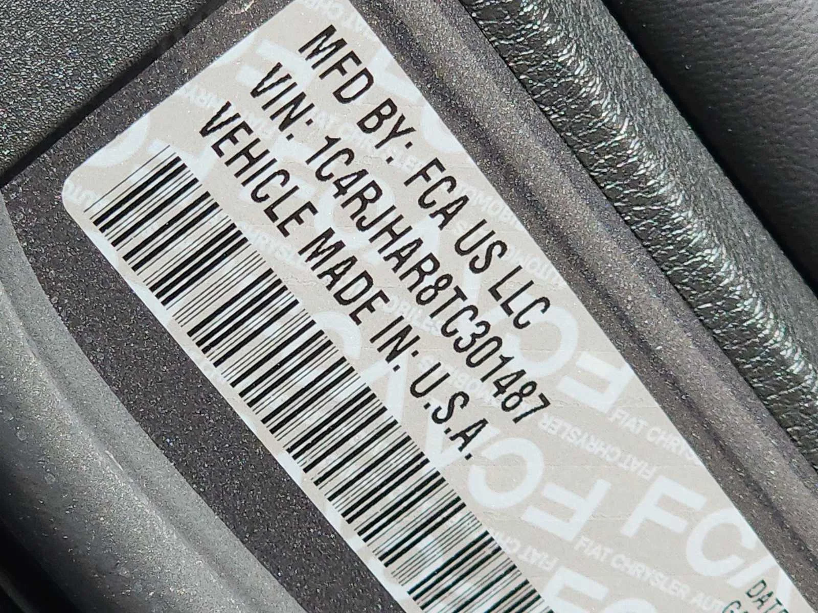 New 2026 Baltic Gray Metallic Clear-Coat Exterior Paint Jeep Laredo Altitude image 20