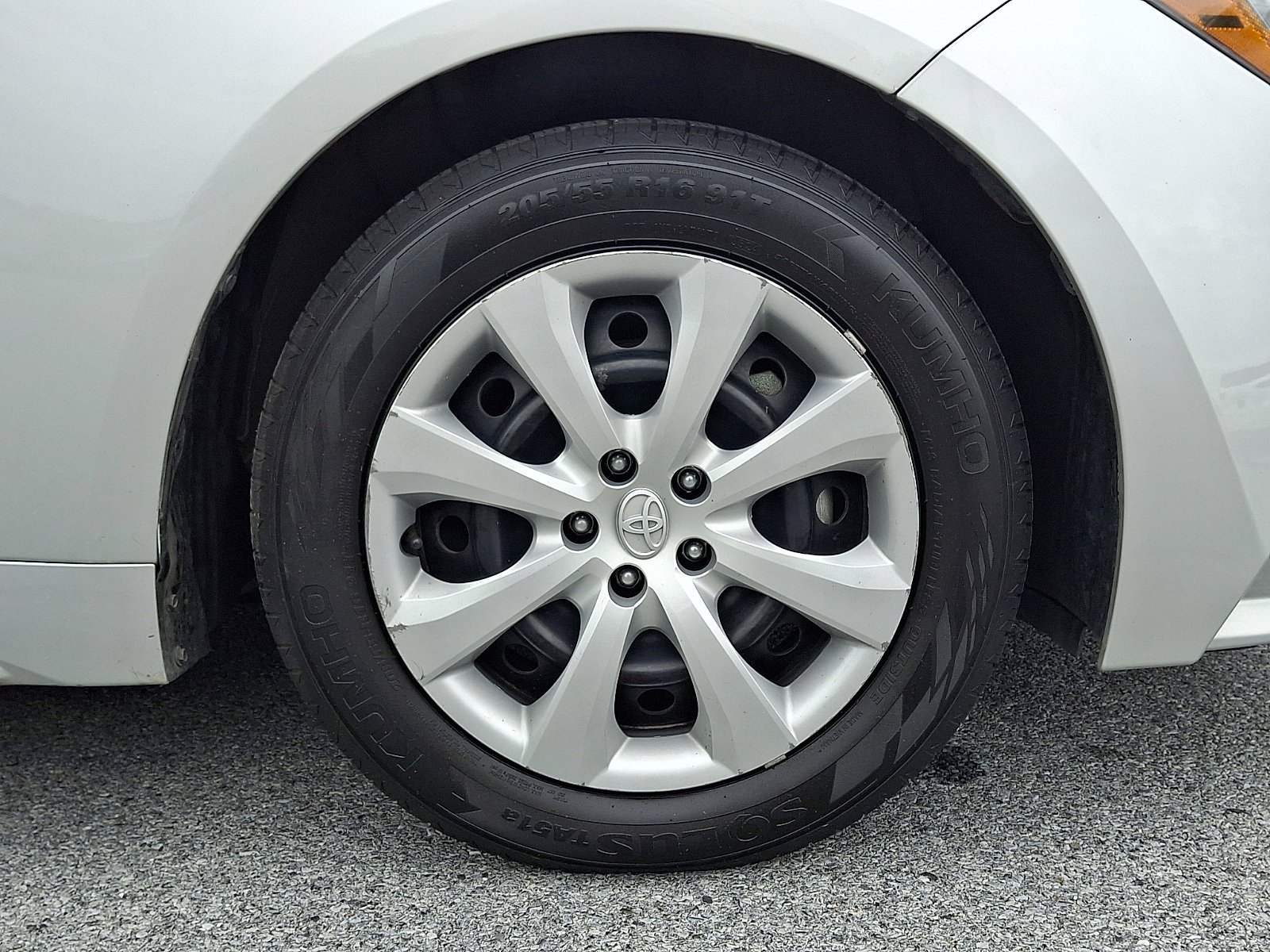 Used 2023 Classic Silver Metallic Toyota LE image 9
