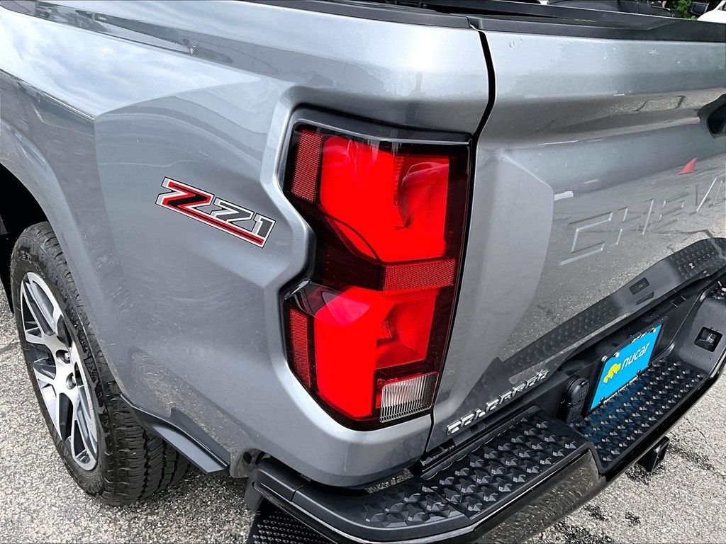 Used 2024 Gray Chevrolet Z71 image 32