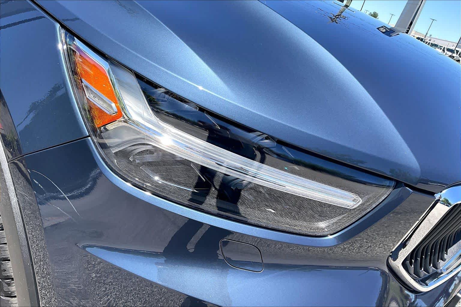 Used 2022 Denim Blue Metallic Volvo Momentum image 26