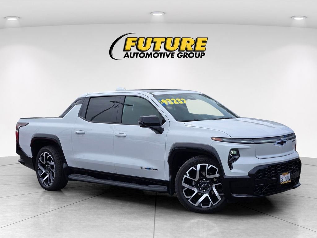 Used 2025 White Chevrolet RST image 1