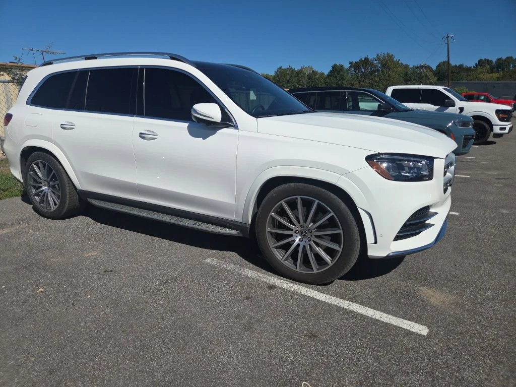 Used 2023  Mercedes-Benz GLS 450 image 13