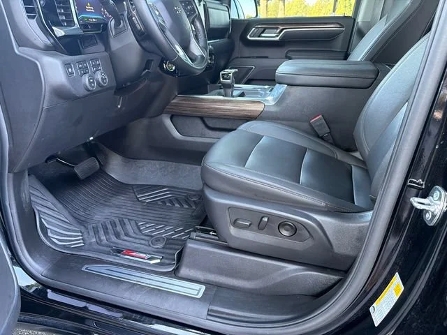 Used 2025 Black Chevrolet RST image 9