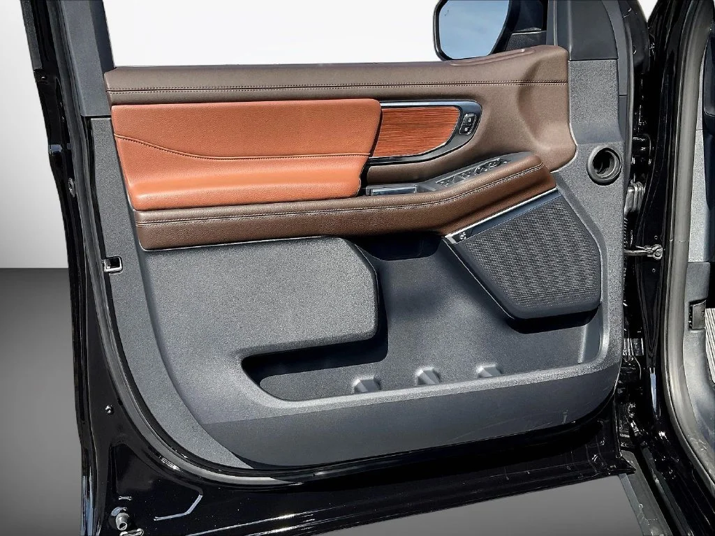 New 2027 Agate Black Metallic Ford MAX King Ranch® image 25