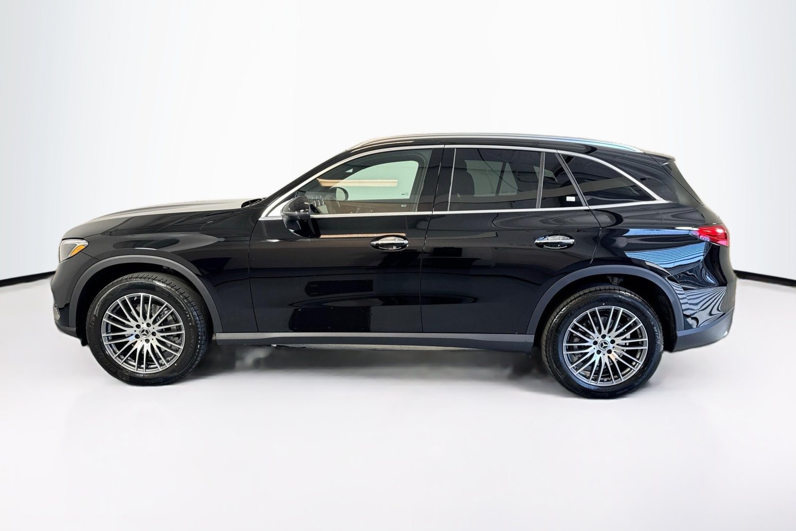 New 2026 Black Mercedes-Benz GLC 300 image 8
