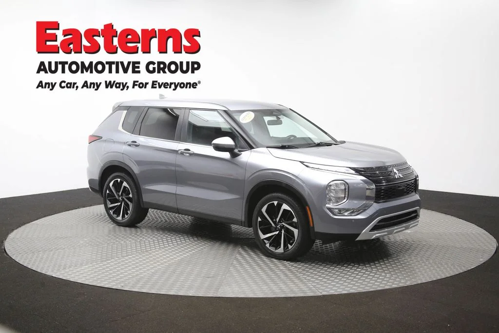 Used 2024 Gray Mitsubishi SE image 47