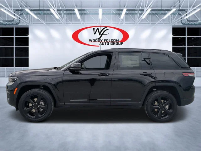 Used 2025 Black Jeep Altitude X image 6
