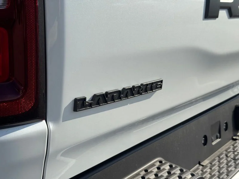 New 2026 Ivory White Tri-Coat Pearl-Coat Exterior Paint RAM Laramie image 40