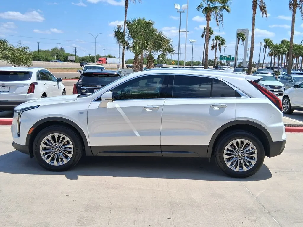 Used 2025 Crystal White Tricoat Cadillac Premium Luxury image 3