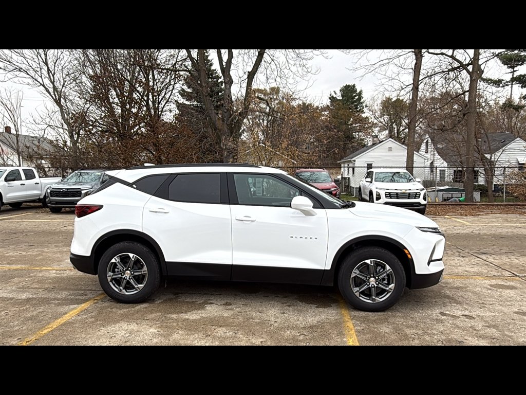 New 2026 Summit White Chevrolet 2LT image 6
