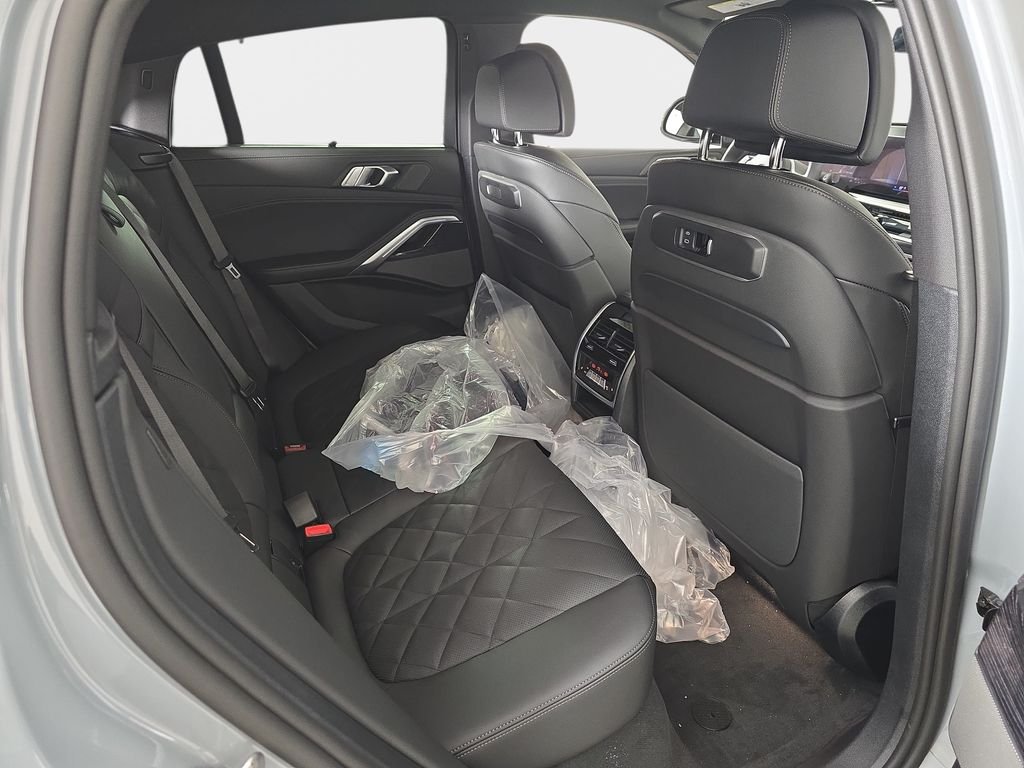 New 2027 Brooklyn Grey Metallic BMW xDrive40i image 10